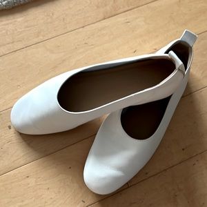Everlane The Italian Leather Day Glove Flats